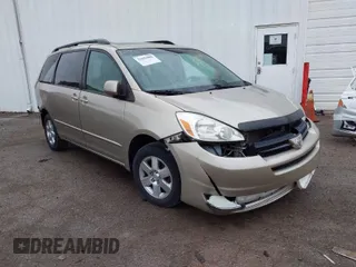 2004 Toyota Sienna XLE with VIN 5TDZA22C44S147299, listed as a IAAI auction lot 33294484 with 258,237 mi miles. Bid and sale history available at carsss.com. Image 1.