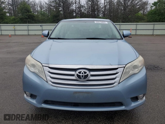 2012 Toyota Avalon z VIN 4T1BK3DB0CU470182, wystawiony jako Copart lot #59975805 z przebiegiem 200 309 mil mil oraz Szkoda całkowita • Salvage title. Historia ofert i sprzedaży dostępna na DreamBid. Obrazek 5.