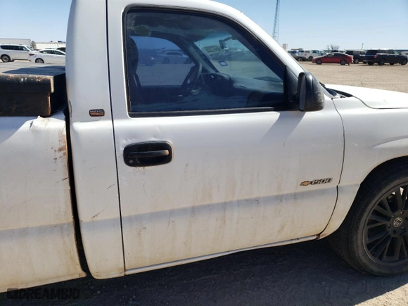 2000 Chevrolet Silverado 1500 with VIN 1GCEC14W5YE217348, listed as a Copart auction lot 46402225 with 316,234 mi miles and Salvage Title. Bid and sale history available at carsss.com. Image 11.