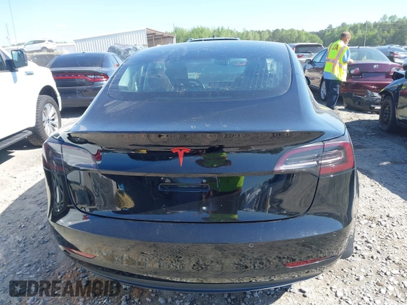 2018 Tesla Model 3 Long Range Battery z VIN 5YJ3E1EA9JF123109, wystawiony jako IAAI lot #42038158 z przebiegiem 133 361 mil mil oraz . Historia ofert i sprzedaży dostępna na DreamBid. Obrazek 16.
