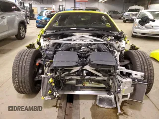 2020 Aston Martin Vantage z VIN SCFSMGAWXLGN03363, wystawiony jako Copart lot #81833084 z przebiegiem Nie podano mil oraz Szkoda całkowita • Salvage title. Historia ofert i sprzedaży dostępna na DreamBid. Obrazek 5.