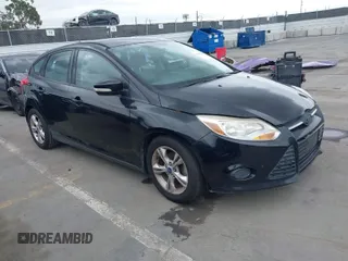2014 Ford Focus SE with VIN 1FADP3K27EL199542, listed as a IAAI auction lot 42071908 with 142,180 mi miles. Bid and sale history available at carsss.com. Image 1.