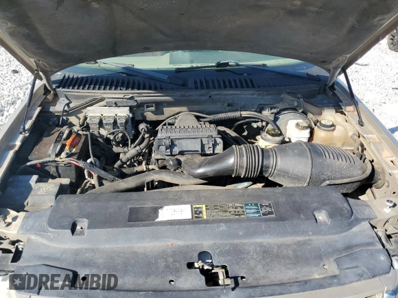 2005 Ford Expedition Limited with VIN 1FMFU20575LA08085, listed as a Copart auction lot 69484164 with 207,294 mi miles and Non Repairable. Bid and sale history available at carsss.com. Image 12.
