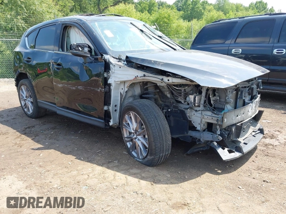 2020 Mazda CX-5 Grand Touring с VIN JM3KFADM2L0731972, выставлен на аукционе IAAI как лот 42686202 с пробегом Не указан миль и . История ставок и продаж доступна на DreamBid. Изображение 1.