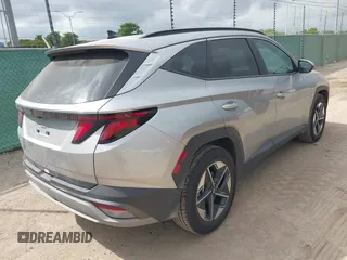 2025 Hyundai Tucson SEL with VIN 5NMJB3DE8SH442517, listed as a IAAI auction lot 42028885 with 17,002 mi miles. Bid and sale history available at carsss.com. Image 4.