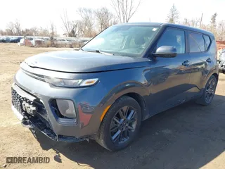 2021 Kia Soul EX with VIN KNDJ33AU7M7783748, listed as a IAAI auction lot 41843477 with 61,534 mi miles. Bid and sale history available at carsss.com. Image 2.