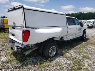 2021 Chevrolet Silverado 3500HD LT with VIN 1GC4YTEY4MF307491, listed as a Copart auction lot 63850124 with 43,029 mi miles and Salvage Title. Bid and sale history available at carsss.com. Image 3.