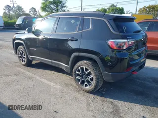 2019 Jeep Compass Trailhawk with VIN 3C4NJDDB5KT800515, listed as a IAAI auction lot 42059594 with 60,338 mi miles and . Bid and sale history available at DreamBid. Image 3.