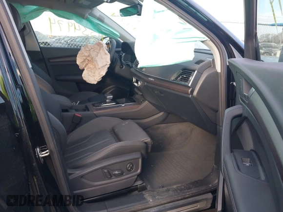 2024 Audi Q5 S line Premium Plus z VIN WA1E2AFY7R2021443, wystawiony jako IAAI lot #41534974 z przebiegiem 7 512 mil mil oraz . Historia ofert i sprzedaży dostępna na DreamBid. Obrazek 5.