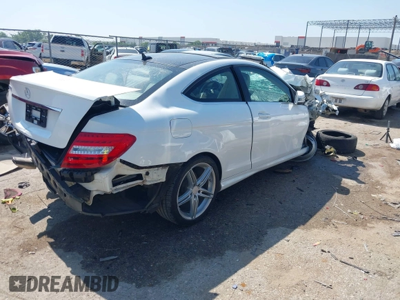 2014 Mercedes-Benz C 250 with VIN WDDGJ4HB1EG252546, listed as a IAAI auction lot 42344922 with 128,970 mi miles and . Bid and sale history available at DreamBid. Image 4.