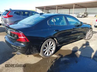 2019 Volvo S60 Momentum with VIN 7JRA22TK0KG013107, listed as a IAAI auction lot 41646660 with 29,461 mi miles. Bid and sale history available at carsss.com. Image 4.