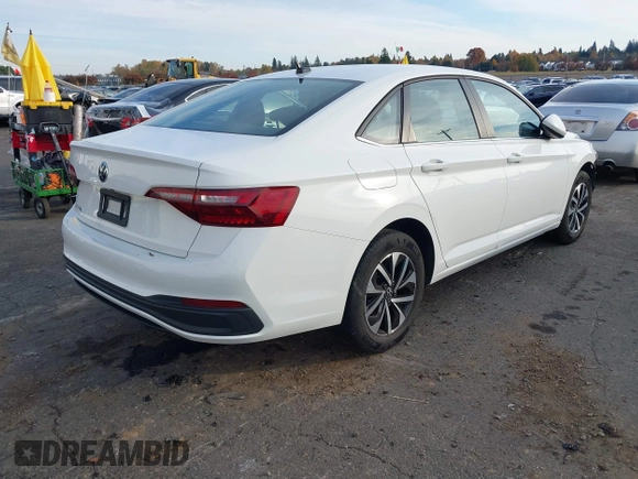 2022 Volkswagen Jetta with VIN 3VWNM7BU0NM020740, listed as a IAAI auction lot 40719285 with 43,570 mi miles and . Bid and sale history available at DreamBid. Image 4.