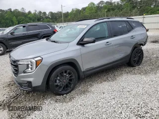 2024 GMC Terrain SLE z VIN 3GKALMEGXRL103729, wystawiony jako Copart lot #54666435 z przebiegiem 13 444 mil mil oraz Szkody całkowita. Historia ofert i sprzedaży dostępna na DreamBid. Obrazek 1.
