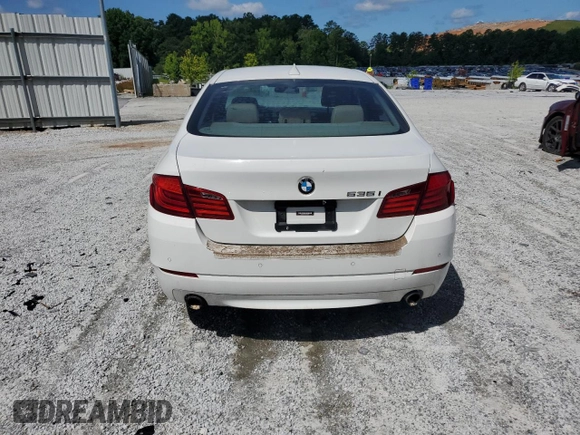2012 BMW 5 Series 535i z VIN WBAFR7C51CC808292, wystawiony jako Copart lot #61137415 z przebiegiem 201 134 mil mil oraz Czysty tytuł • Clean title. Historia ofert i sprzedaży dostępna na DreamBid. Obrazek 6.