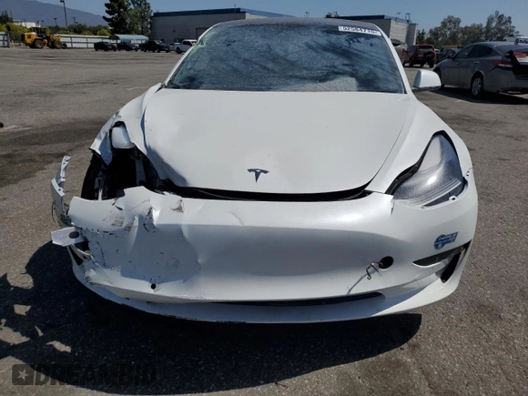 2021 Tesla Model 3 Long Range z VIN 5YJ3E1EB2MF007067, wystawiony jako Copart lot #52584715 z przebiegiem 31 311 mil mil oraz Szkoda całkowita • Salvage title. Historia ofert i sprzedaży dostępna na DreamBid. Obrazek 5.