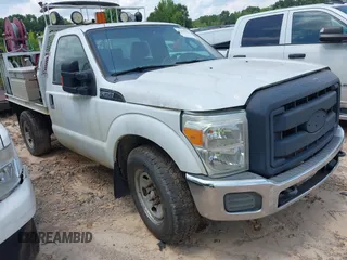 2011 Ford F-350 XL z VIN 1FTBF3A60BEB67248, wystawiony jako IAAI lot #42528966 z przebiegiem 133 646 mil mil oraz . Historia ofert i sprzedaży dostępna na DreamBid. Obrazek 1.