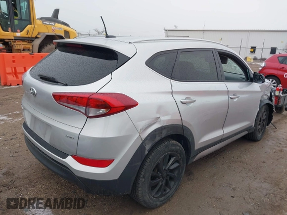2017 Hyundai Tucson SE with VIN KM8J3CA45HU331252, listed as a IAAI auction lot 41744426 with 76,845 mi miles. Bid and sale history available at carsss.com. Image 4.