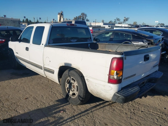 1999 Chevrolet Silverado 1500 LS with VIN 1GCEC19V4XZ108466, listed as a IAAI auction lot 41818802 with 1 mi miles. Bid and sale history available at carsss.com. Image 3.