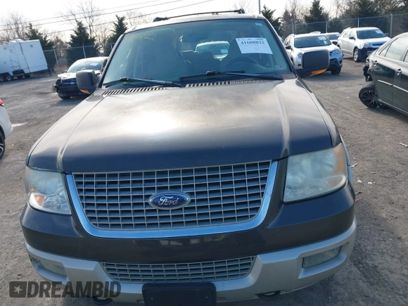 2005 Ford Expedition Eddie Bauer with VIN 1FMFU18555LA39558, listed as a IAAI auction lot 41608822 with 222,057 mi miles. Bid and sale history available at carsss.com. Image 12.