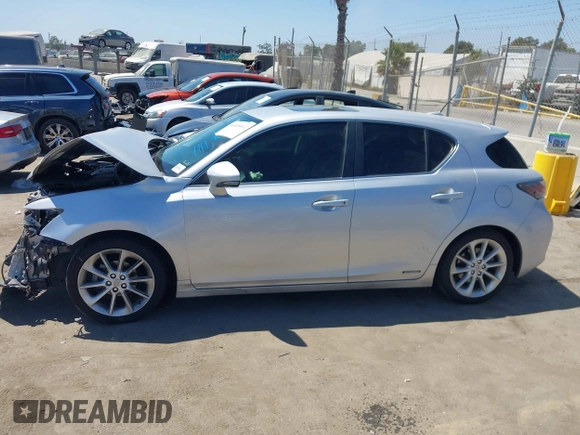 2013 Lexus CT 200h with VIN JTHKD5BH0D2135310, listed as a IAAI auction lot 40105012 with 101,930 mi miles and . Bid and sale history available at DreamBid. Image 14.