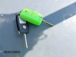 2013 Volkswagen Jetta TDI w/Premium с VIN 3VWLL7AJ9DM368679, выставлен на аукционе IAAI как лот 42092889 с пробегом 124 077 миль миль и . История ставок и продаж доступна на DreamBid. Изображение 11.