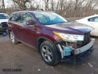 2015 Toyota Highlander Limited with VIN 5TDDKRFH8FS126299, listed as a IAAI auction lot 41585714 with 174,012 mi miles. Bid and sale history available at carsss.com. Image 1.