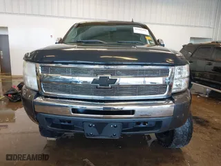 2011 Chevrolet Silverado 1500 LS with VIN 3GCPKREA0BG138487, listed as a IAAI auction lot 41305551 with 101,583 mi miles. Bid and sale history available at carsss.com. Image 13.