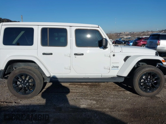 2023 Jeep Wrangler Sahara z VIN 1C4JJXP6XPW579817, wystawiony jako IAAI lot #41740203 z przebiegiem 19 716 mil mil oraz . Historia ofert i sprzedaży dostępna na DreamBid. Obrazek 13.