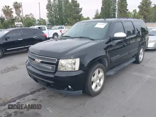 2008 Chevrolet Suburban LTZ z VIN 3GNFK16Y28G186226, wystawiony jako IAAI lot #42460005 z przebiegiem 218 041 mil mil oraz . Historia ofert i sprzedaży dostępna na DreamBid. Obrazek 6.