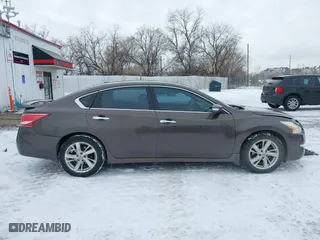 2013 Nissan Altima 2.5 SL with VIN 1N4AL3AP8DN541191, listed as a IAAI auction lot 41200461 with 125,409 mi miles. Bid and sale history available at carsss.com. Image 13.