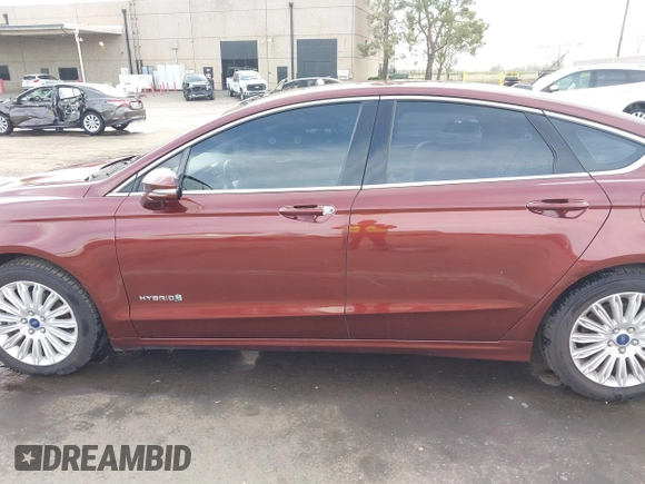2015 Ford Fusion SE Hybrid with VIN 3FA6P0LU8FR172313, listed as a IAAI auction lot 41556556 with 152,567 mi miles. Bid and sale history available at carsss.com. Image 15.