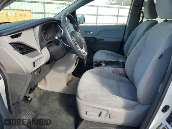 2017 Toyota Sienna LE Auto Access Seat с VIN 5TDKZ3DC4HS840442, выставлен на аукционе Copart как лот 52109575 с пробегом 124 257 миль миль и На запчасти • Non repairable. История ставок и продаж доступна на DreamBid. Изображение 7.