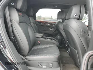 2018 Bentley Bentayga Signature z VIN SJAAC2ZV3JC019181, wystawiony jako Copart lot #42995265 z przebiegiem 82 747 mil mil oraz Czysty tytuł • Clean title. Historia ofert i sprzedaży dostępna na DreamBid. Obrazek 11.