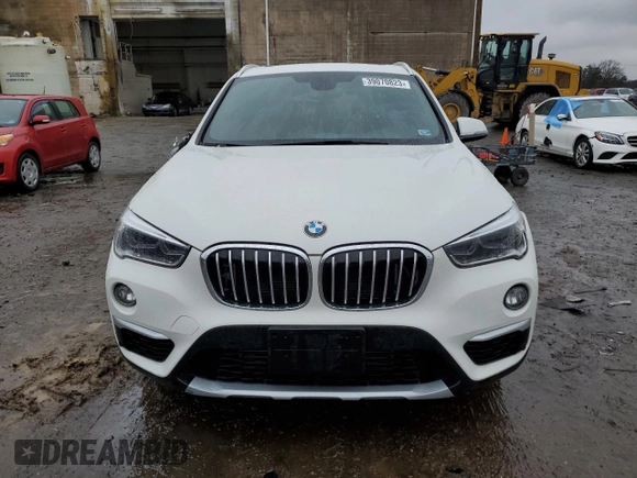 2017 BMW X1 xDrive28i with VIN WBXHT3C35H5F72686, listed as a Copart auction lot 39070823 with 41,723 mi miles. Bid and sale history available at carsss.com. Image 5.