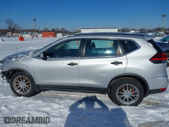 2017 Nissan Rogue SL with VIN 5N1AT2MV3HC791384, listed as a IAAI auction lot 41319989 with 112,195 mi miles. Bid and sale history available at carsss.com. Image 15.