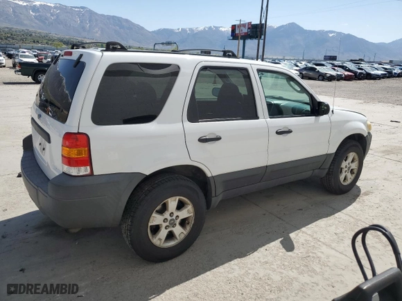 2005 Ford Escape XLT with VIN 1FMYU93105DA03153, listed as a Copart auction lot 53925575 with 282,714 mi miles and Clean Title. Bid and sale history available at carsss.com. Image 3.