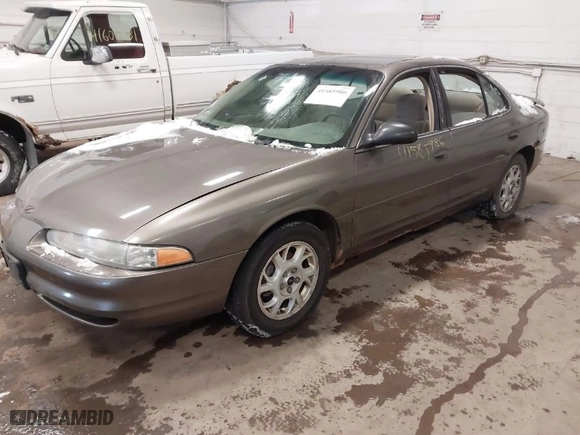 2002 Oldsmobile Intrigue GX with VIN 1G3WH52H12F206561, listed as a IAAI auction lot 41585986 with 172,331 mi miles. Bid and sale history available at carsss.com. Image 2.