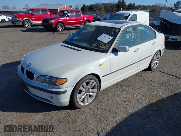 2002 BMW 3 Series 325i with VIN WBAET37492NG77657, listed as a IAAI auction lot 41691705 with 163,700 mi miles. Bid and sale history available at carsss.com. Image 2.