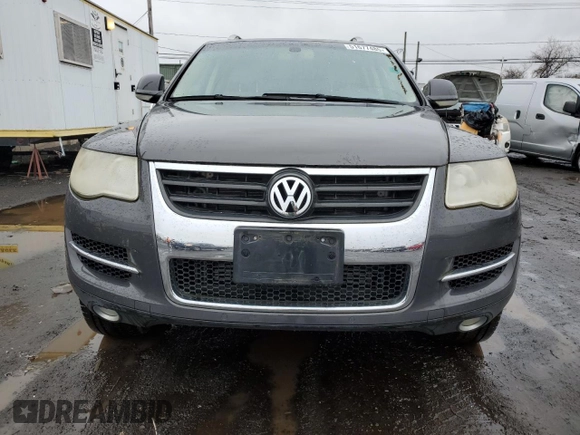 2008 Volkswagen Touareg V6 with VIN WVGBE77LX8D045580, listed as a Copart auction lot 51677485 with 108,062 mi miles and Clean title. Bid and sale history available at DreamBid. Image 5.