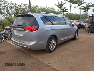 2018 Chrysler Pacifica Limited z VIN 2C4RC1GG5JR320249, wystawiony jako IAAI lot #41992278 z przebiegiem 113 012 mil mil oraz . Historia ofert i sprzedaży dostępna na DreamBid. Obrazek 4.