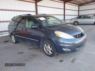 2006 Toyota Sienna XLE with VIN 5TDZA22CX6S564350, listed as a IAAI auction lot 41795214 with 282,234 mi miles. Bid and sale history available at carsss.com. Image 1.