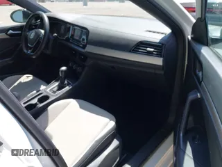 2020 Volkswagen Jetta S z VIN 3VWCB7BU8LM008555, wystawiony jako IAAI lot #41986229 z przebiegiem 54 251 mil mil oraz . Historia ofert i sprzedaży dostępna na DreamBid. Obrazek 5.