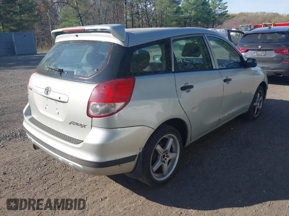 2004 Toyota Matrix Std with VIN 2T1KR32E64C291575, listed as a IAAI auction lot 42095056 with 193,453 mi miles. Bid and sale history available at carsss.com. Image 4.