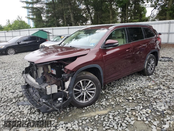2018 Toyota Highlander SE with VIN 5TDJZRFH4JS905514, listed as a Copart auction lot 61064085 with 83,598 mi miles and Salvage title. Bid and sale history available at DreamBid. Image 1.