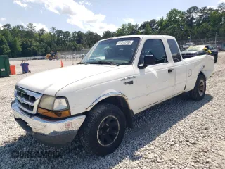 2000 Ford Ranger XL z VIN 1FTYR14V4YTA90008, wystawiony jako Copart lot #52516785 z przebiegiem 261 694 mil mil oraz Szkody całkowita. Historia ofert i sprzedaży dostępna na DreamBid. Obrazek 1.
