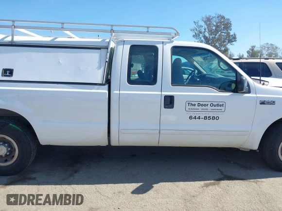 2001 Ford Super Duty F-250 XL with VIN 1FTNX20S11EA60775, listed as a IAAI auction lot 41631692 with 151,485 mi miles. Bid and sale history available at carsss.com. Image 13.