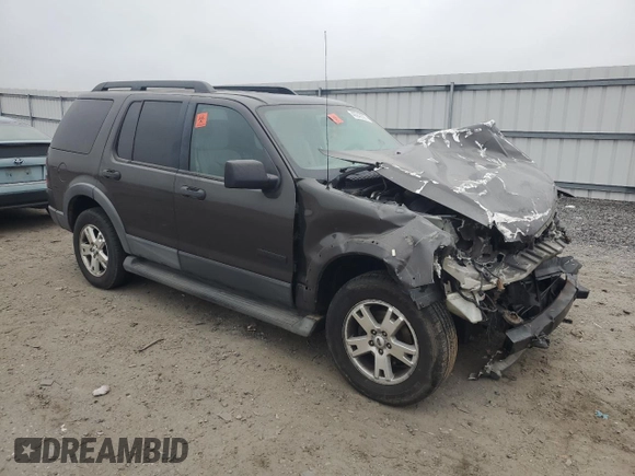 2006 Ford Explorer XLT z VIN 1FMEU73E56UB09853, wystawiony jako Copart lot #48942585 z przebiegiem 154 653 mil mil oraz Szkoda całkowita • Salvage title. Historia ofert i sprzedaży dostępna na DreamBid. Obrazek 4.