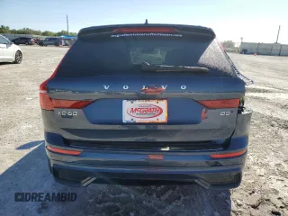 2025 Volvo XC60 Plus z VIN YV4M12RC4S1012704, wystawiony jako Copart lot #48241835 z przebiegiem 4 893 mil mil oraz Szkoda całkowita • Salvage title. Historia ofert i sprzedaży dostępna na DreamBid. Obrazek 6.