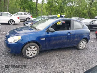 2008 Hyundai Accent GS z VIN KMHCM36C78U092518, wystawiony jako IAAI lot #42403233 z przebiegiem 92 668 mil mil oraz . Historia ofert i sprzedaży dostępna na DreamBid. Obrazek 14.