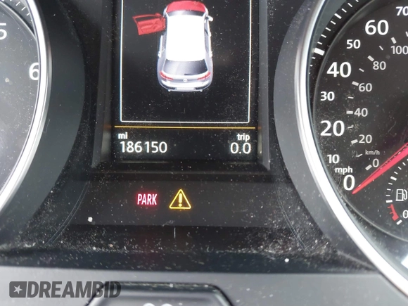 2015 Volkswagen Golf GTI SE with VIN 3VW5T7AU8FM086572, listed as a IAAI auction lot 41708044 with 186,150 mi miles. Bid and sale history available at carsss.com. Image 15.